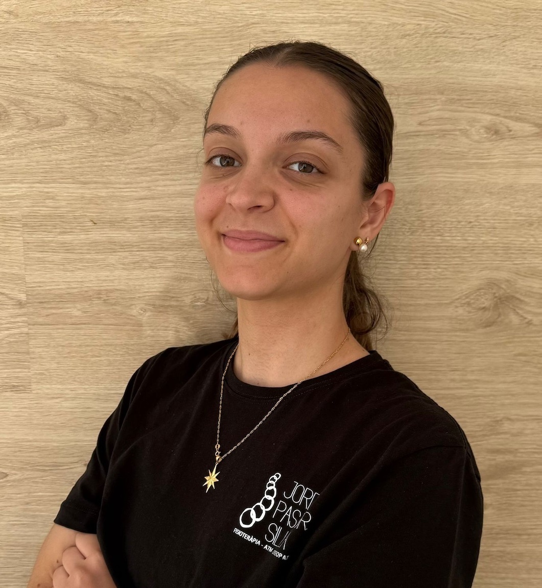 MARÍA. Fisioterapeuta. Colegiada nº 9753